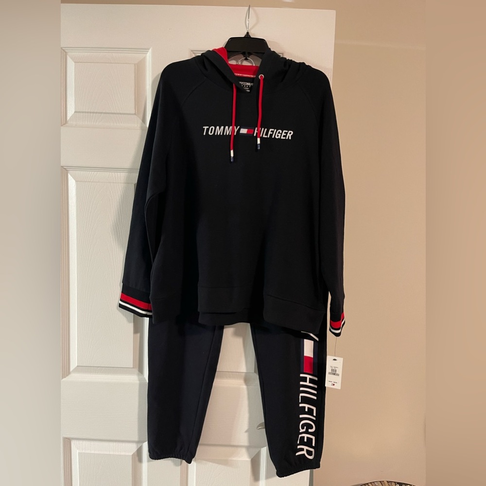 Tommy Hilfiger, Jogging Set, Women’s New, 1 X top, Large bottom!